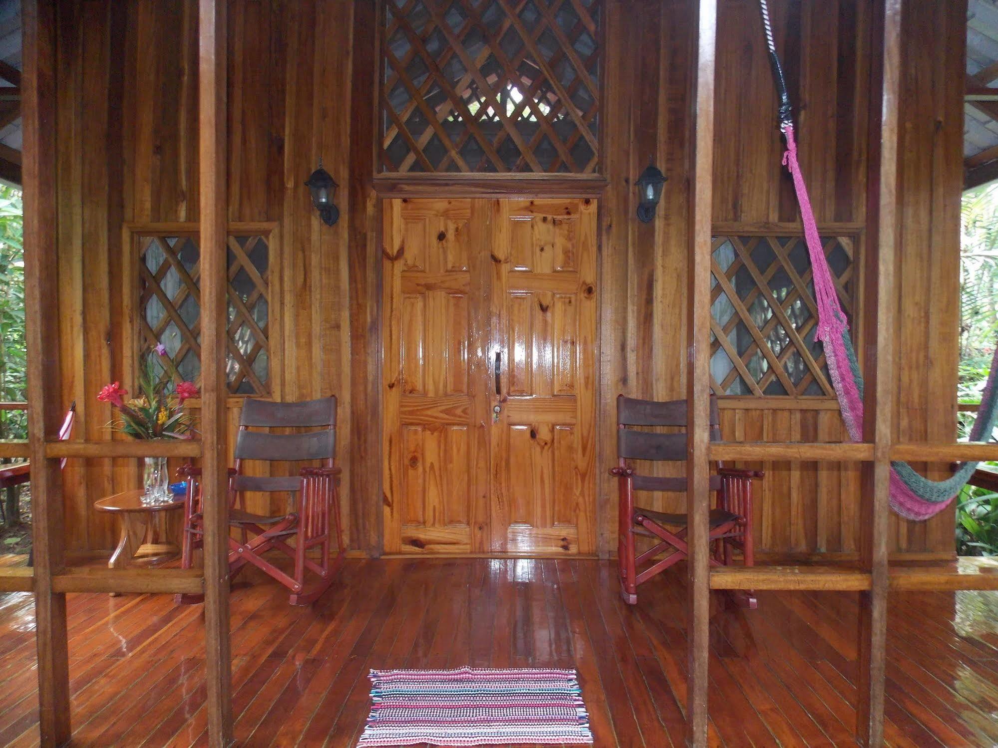 Coral Hill Bungalows Cahuita Extérieur photo