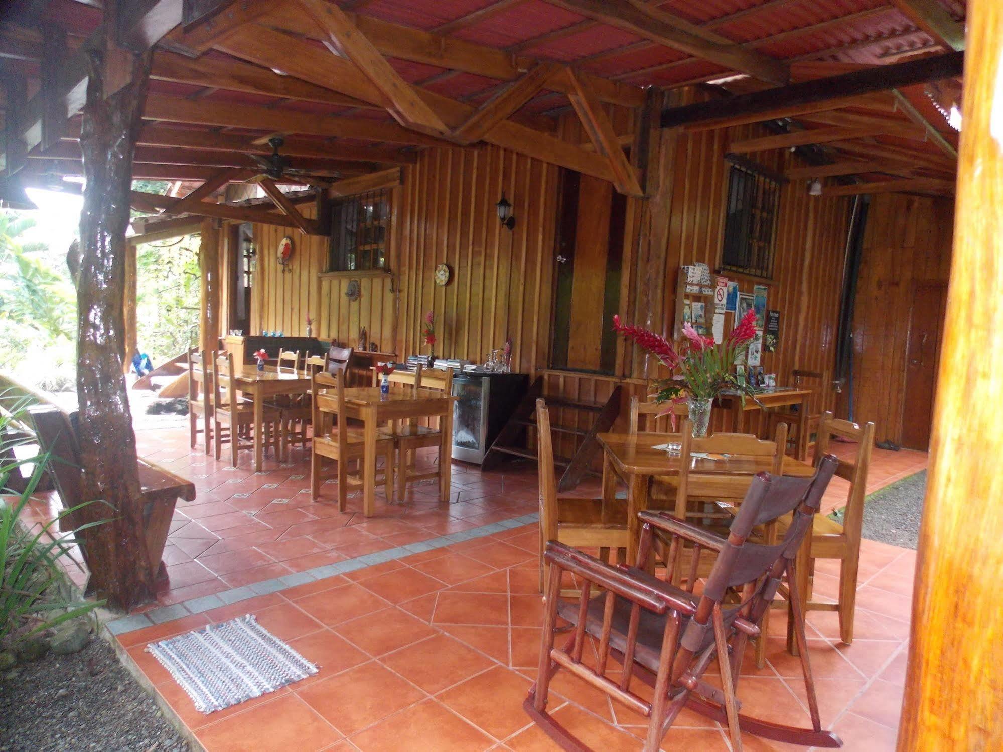 Coral Hill Bungalows Cahuita Extérieur photo