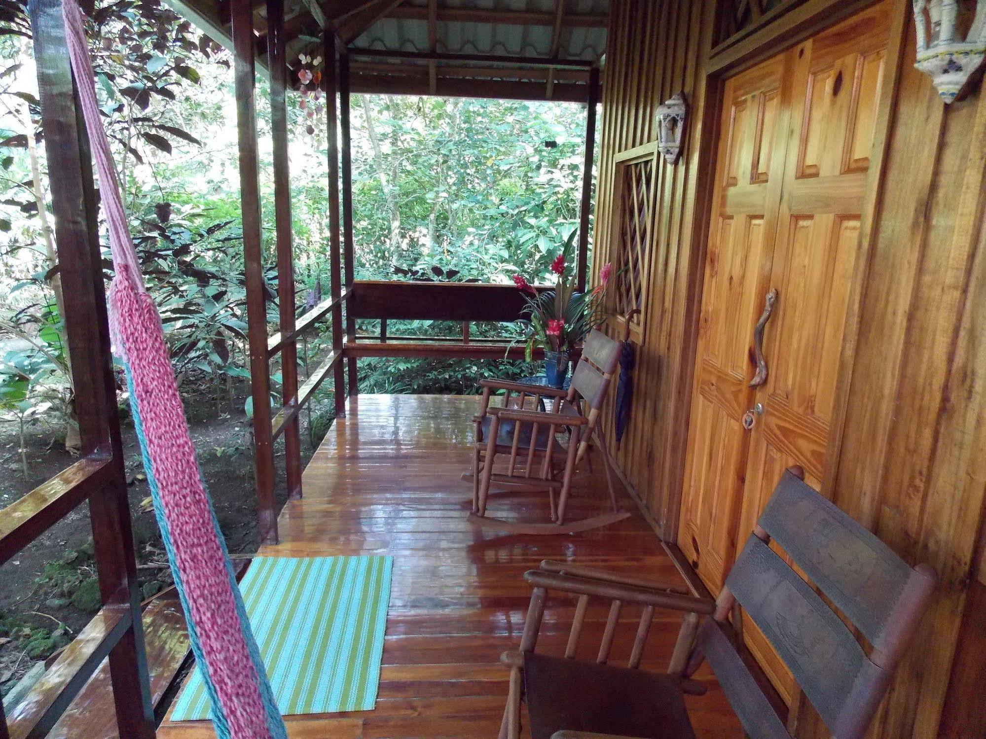 Coral Hill Bungalows Cahuita Extérieur photo