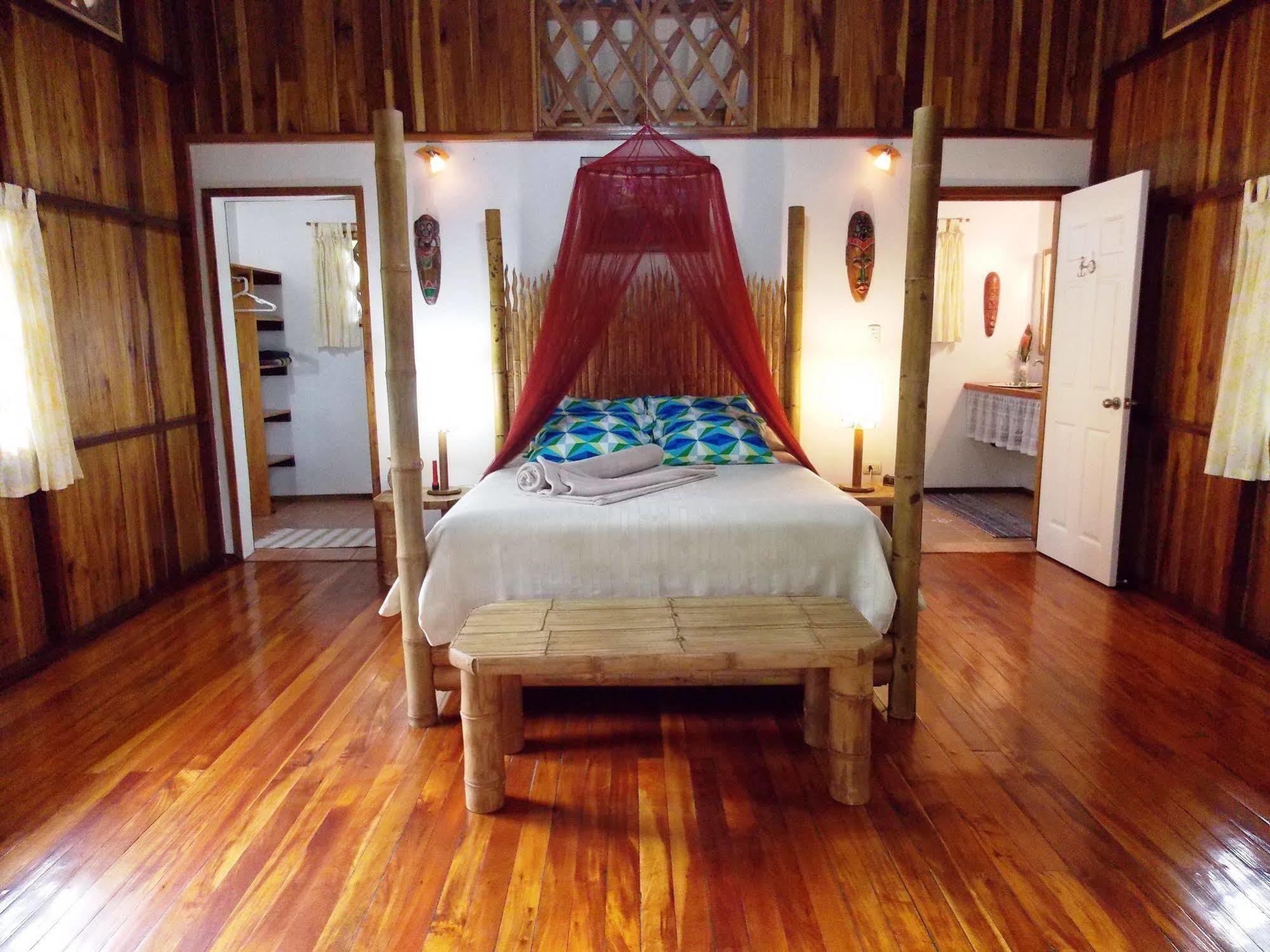 Coral Hill Bungalows Cahuita Extérieur photo
